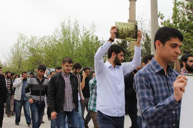 kayseri-musluman-genc-20150429-02.jpg kayseri-musluman-genc-20150429-02.jpg