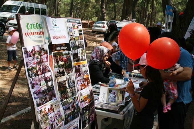 kepez_cocuk_senligi-20130506-1.jpg kepez_cocuk_senligi-20130506-1.jpg