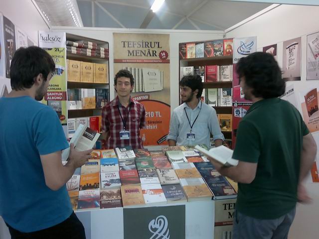 kitap-fuari-ekin-yayinlari-standi.jpg