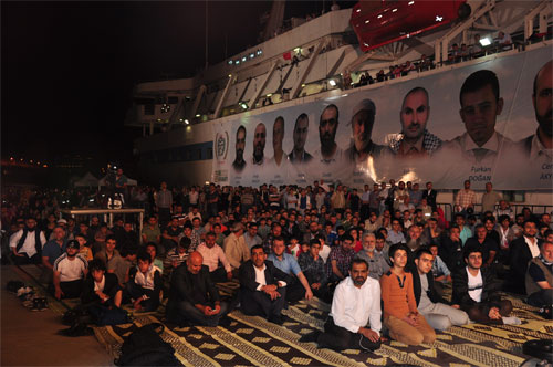 mavi-marmara_anma_31mayis2013_halic03.jpg