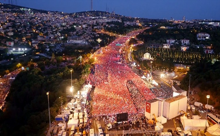 milyonlar_15_temmuz_sehitler_koprusunde_1500143990_487.jpg