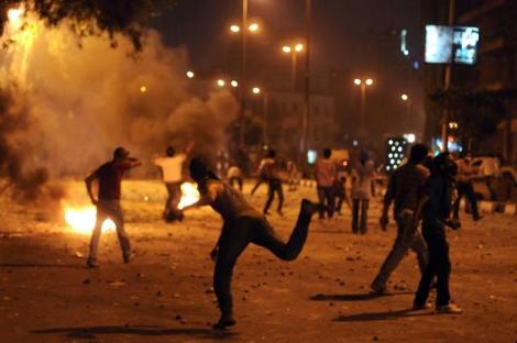 misir-israil-buyukelciligi-yikiliyor06.jpg misir-israil-buyukelciligi-yikiliyor06.jpg