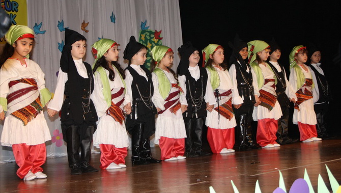 ozgur-cocuk-yilsonu-20120611-01.jpg ozgur-cocuk-yilsonu-20120611-01.jpg