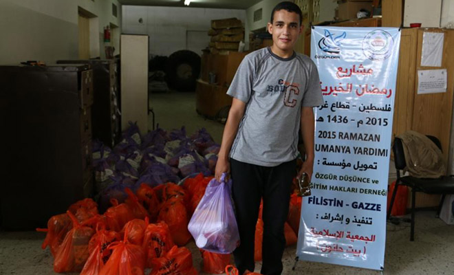 ozgur-der-gazze-de-kumanya-dagitimi-ramazan2015-03.jpg ozgur-der-gazze-de-kumanya-dagitimi-ramazan2015-03.jpg
