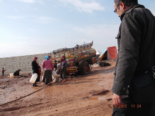 ozgurder-suriye_un-kampanyasi_yardim06.jpg
