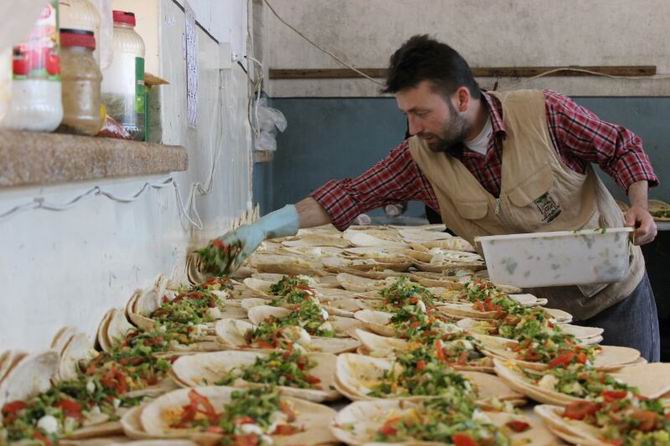 ozgurder-yemekhane-20140501-11.jpg ozgurder-yemekhane-20140501-11.jpg