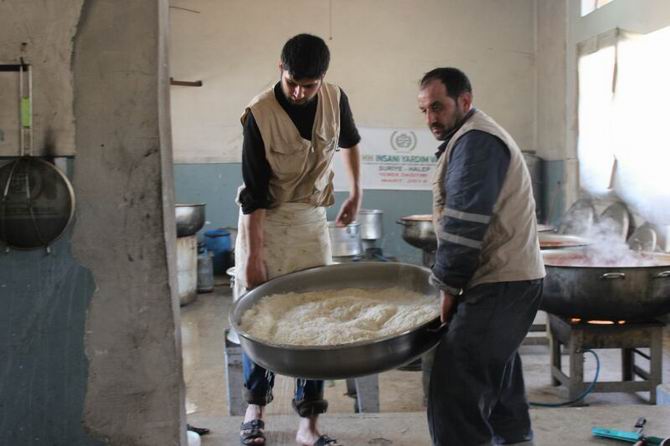 ozgurder-yemekhane-20140501-12.jpg ozgurder-yemekhane-20140501-12.jpg