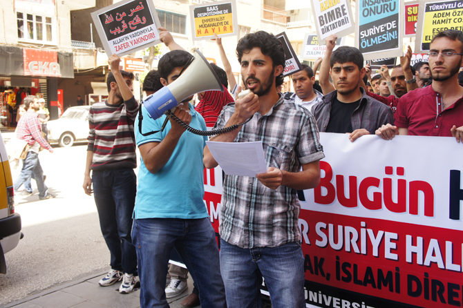 ozgurder_genclig_diyarbakir_suriye_eylem_26042012-(2).jpg