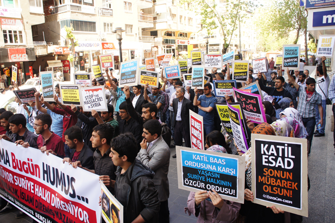 ozgurder_genclig_diyarbakir_suriye_eylem_26042012-(4).jpg