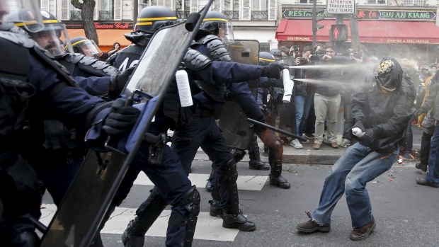 paris_polis_mudahalesi-(4).jpg