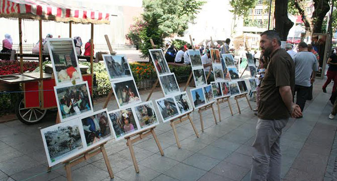 pendik’te-“suriye’de-insanlik-drami”-resim-sergisi-04.jpg