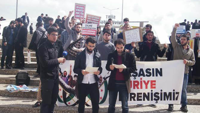 siirt-universitesi-ogrencileri-kezer-suriye-5.-yil-eylemi06.jpg