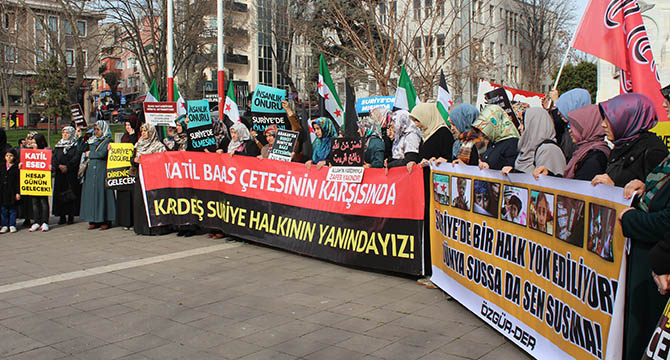 suriye-icin-kadinlardan-eylem03.jpg suriye-icin-kadinlardan-eylem03.jpg