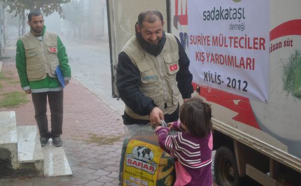 suriye-kis-yardimlari-battaniye-sadakatasi05.jpg
