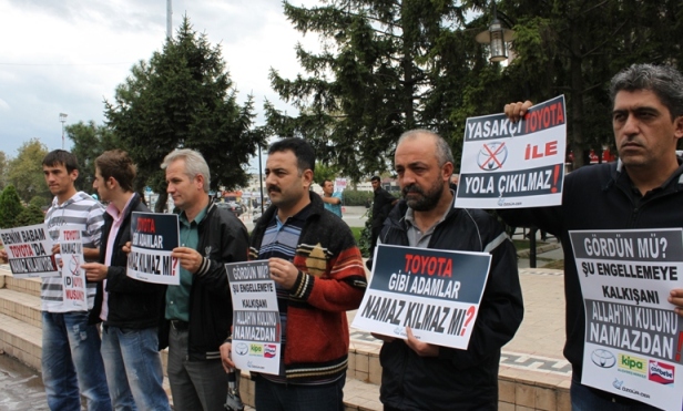 toyota-protesto-20111009-02.jpg toyota-protesto-20111009-02.jpg