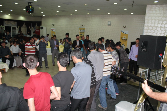 universiteliler_bulusuyor-20120424-05.jpg universiteliler_bulusuyor-20120424-05.jpg