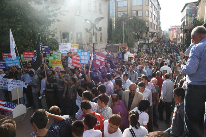 van_muhammede_hakaret_filmi_protesto.jpg
