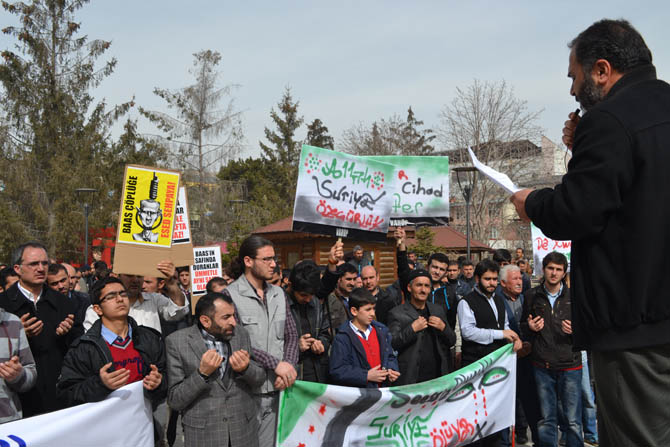 van_suriye_eylemi_15032013-(6).jpg