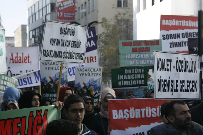van_yonetmelik_protesto_basortu_vahop-(5).jpg