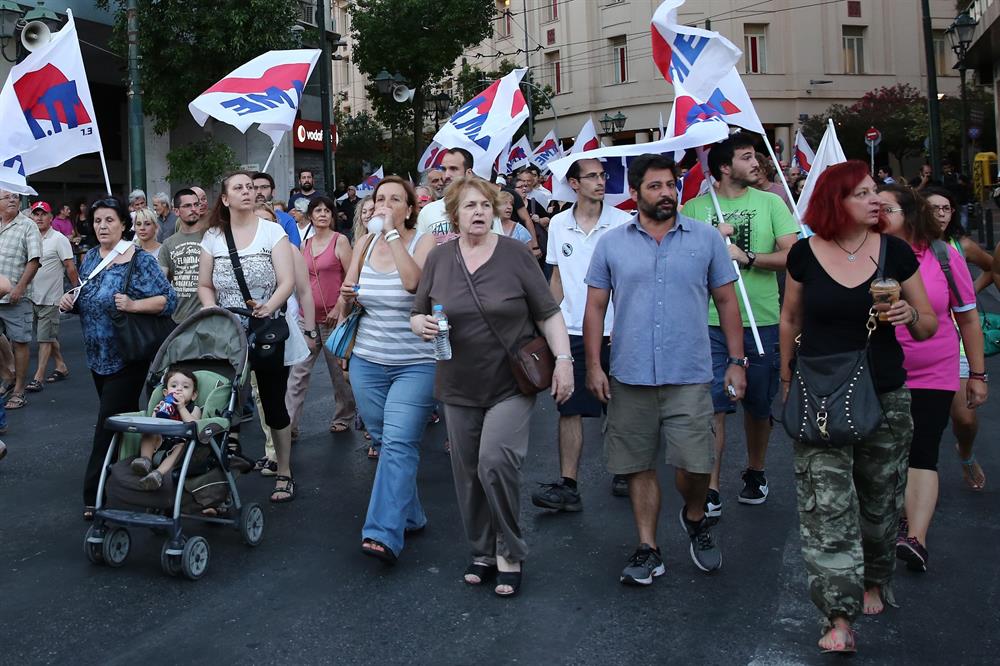 yunanistan_atina_kurtarma_paketi_protestosu-(4).jpg