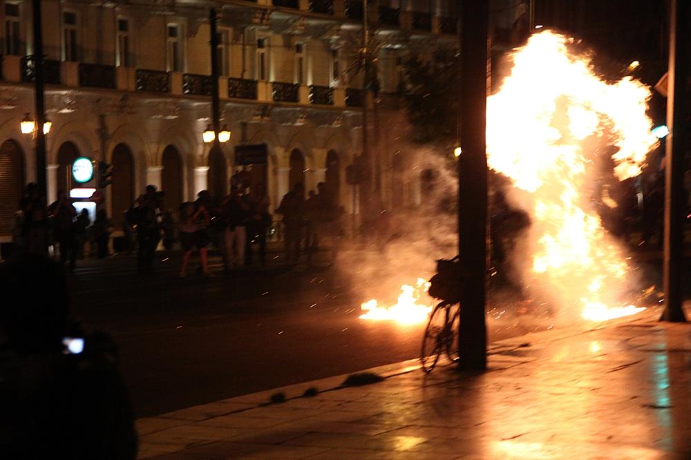 yunanistan_atina_kurtarma_paketi_protestosu-(8).jpg