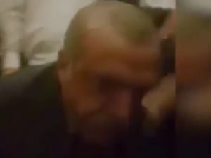Erdoğan Havaalanında Yaralı Direnişçinin Alnından Öpüyor