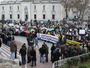 Suriyede Yaşanan Katliamlar Beyazıtta Proteso Edildi 